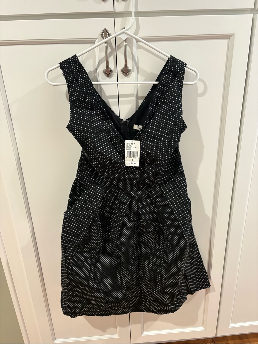 NWT Black Polka Dot V-Neck Sleeveless Dress